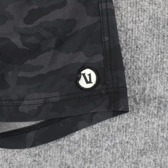 Vuori Shorts Mens Medium Kore Lined 8 Black Camo Athletic Running Gym - Picture 2 of 11